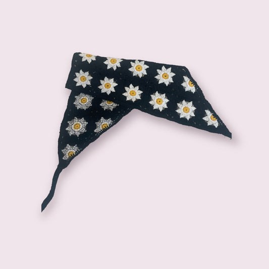 bandana-knitted-floral-pattern